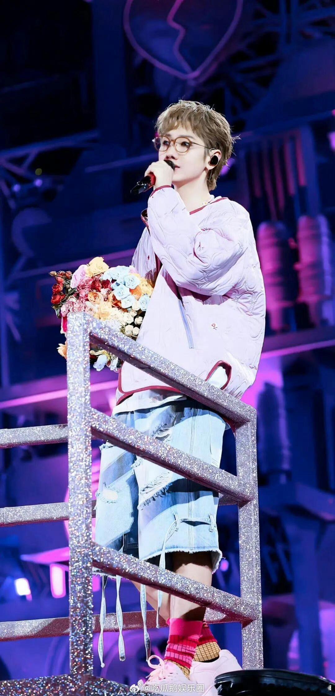 汪苏泷演唱会五块钱如何花三天汪苏泷演唱会咋演我 汪苏泷演唱会这波操作太懂年轻人，