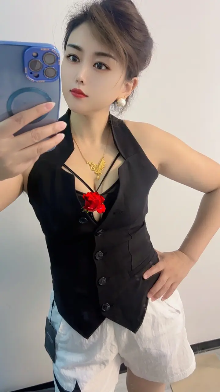 对全世界都高冷，只对你一人温柔，似水一般温柔，似火一般热情❤️