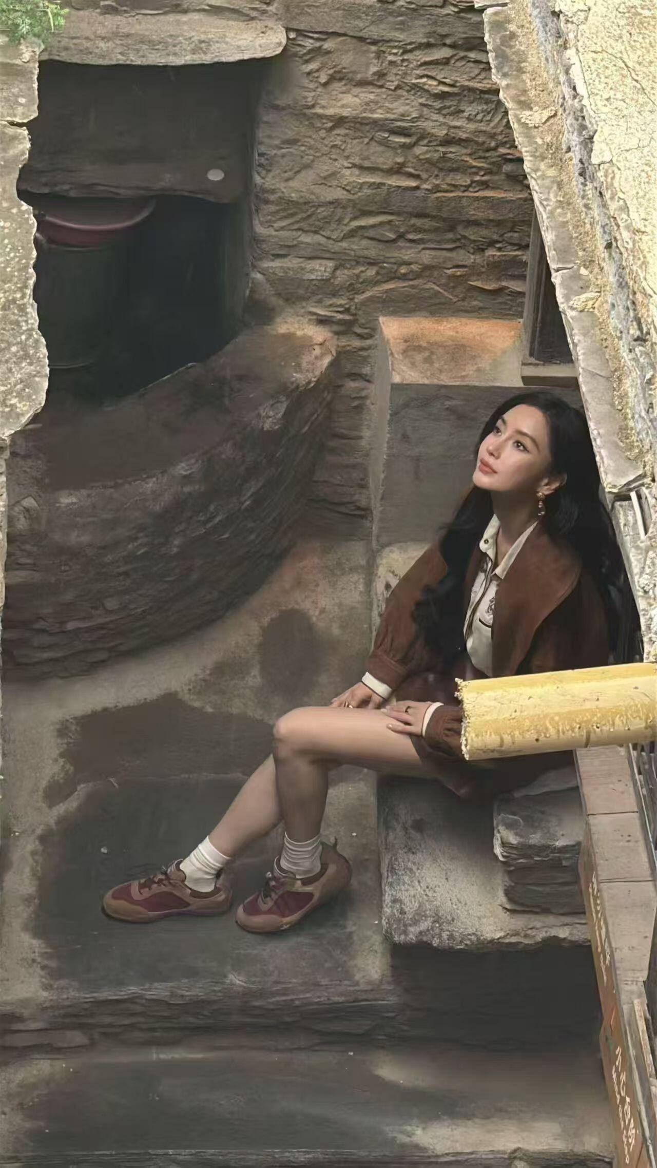四川偶遇angelababy拍广告桃坪羌寨偶遇Angelababy  四川桃坪羌