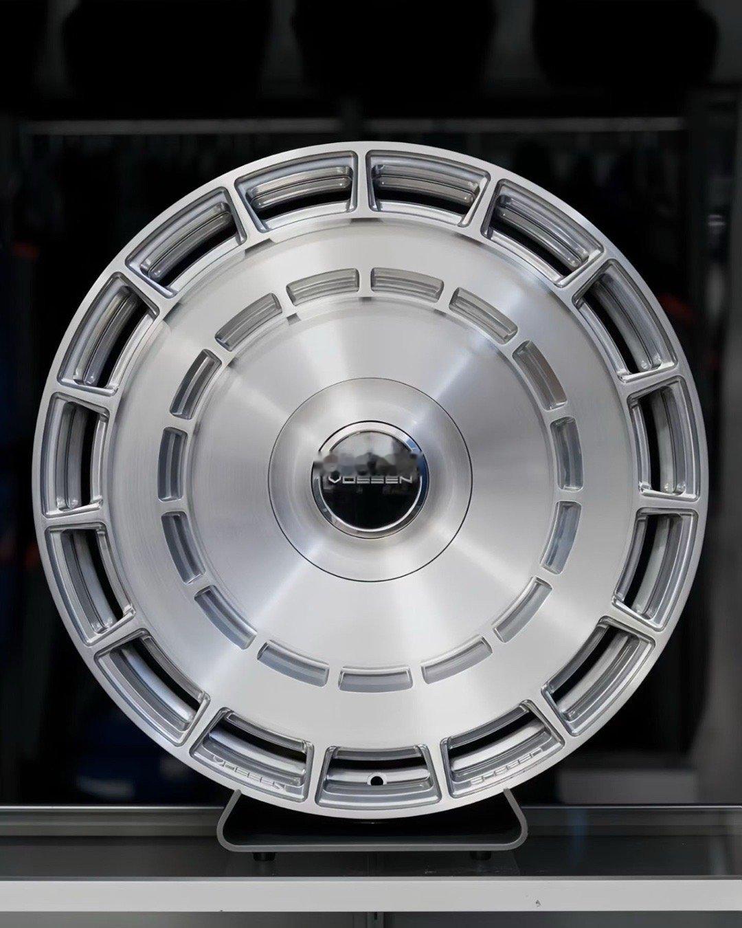 是你想要的： 大饼轮毂嘛  🤩 VOSSEN 时尚轮毂潮流引领者 