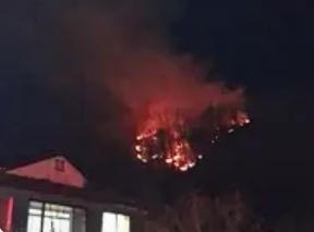 【韩国空军一架F-16战机今天在庆尚北道荣州市进行夜间飞行训练过程中发生事故坠毁