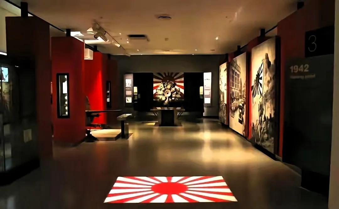[中国赞]澳大利亚抗战博物馆，把日本国旗作为入口门垫，要求每一个参观者在上面踩踏