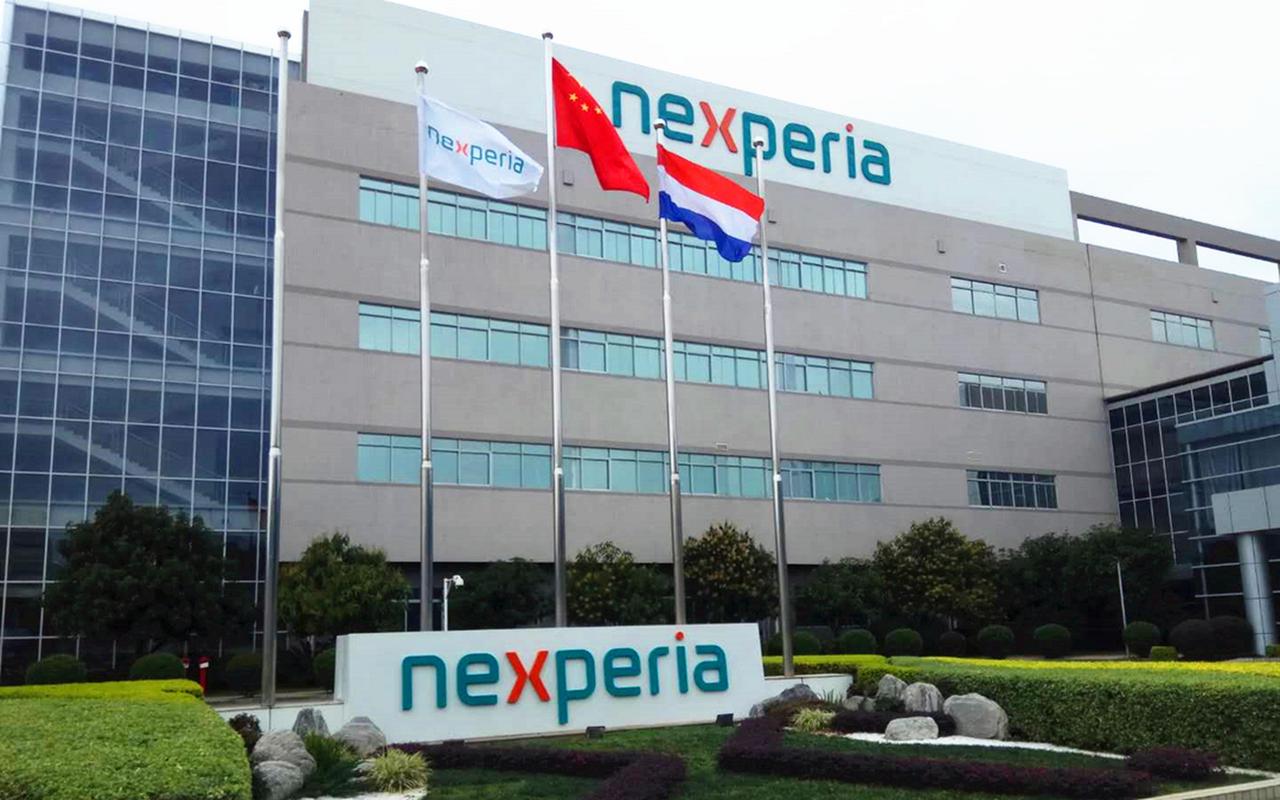 快讯！安世半导体之争有了新进展。
11月6日，荷兰突然宣布恢复向安世半导体中国子