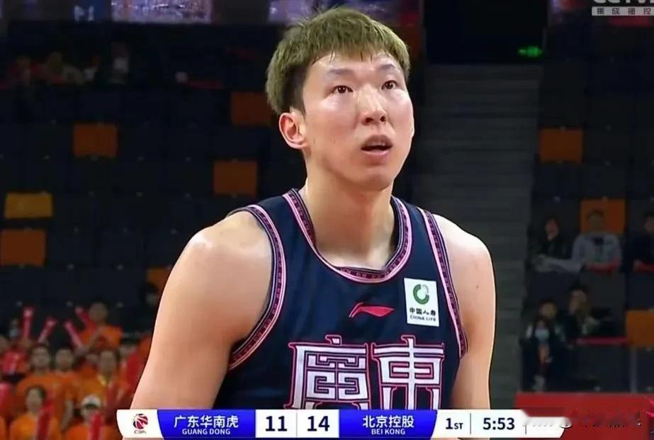 广东队今晚在主场通过加时赛以134：131艰难战胜了北控，取得第三阶段的开门红。