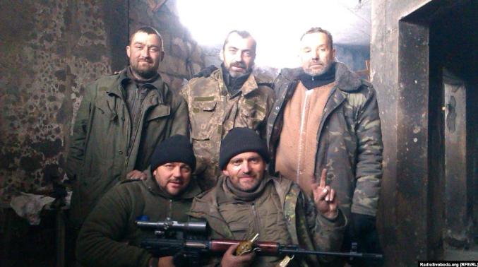 图文：乌总统办公厅主任布达诺夫向坚守顿涅茨克机场242天的乌军士兵授勋

1月2