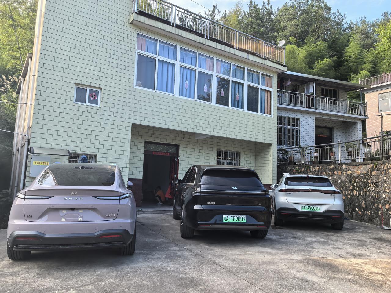 一门三至尊，三辆车大家选哪个[爱慕]【来自懂车帝车友圈】