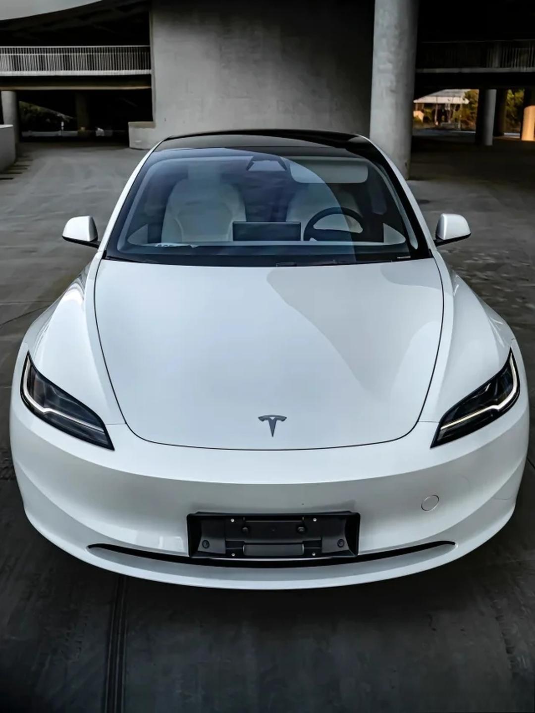 说到10到15万买二手纯电车，Model 3几乎是绕不开的选择。当年落地二十五六