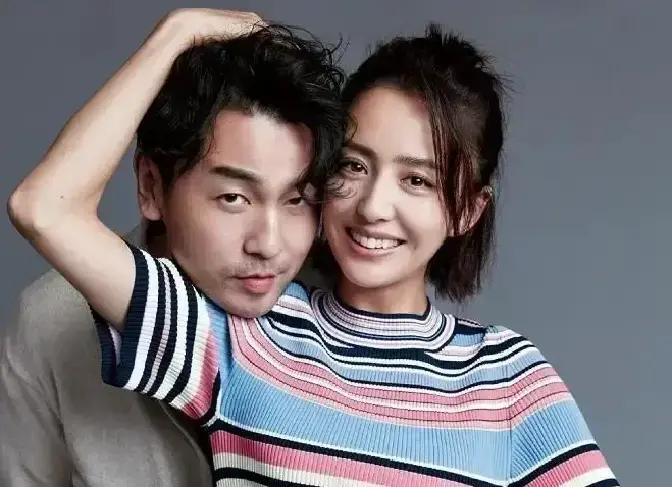 2014年，佟丽娅和陈思诚结婚时，雷佳音担任婚礼司仪，但主持到一半，陈思诚的母亲