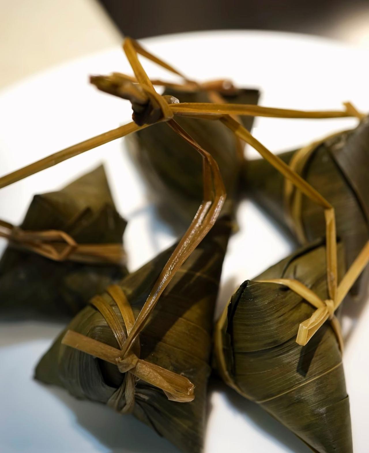 不知道大家有没有发现一个问题？

这几天路过楼下超市，特意往卖粽子的冰柜那儿瞅了