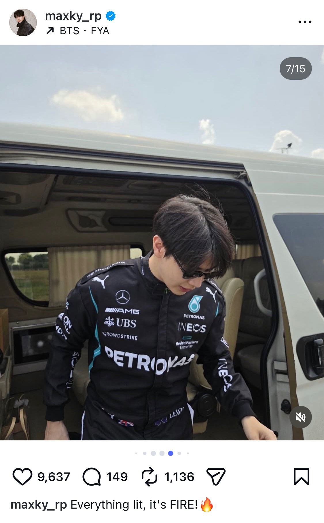 看到马爹maxky 穿梅奔赛车服了