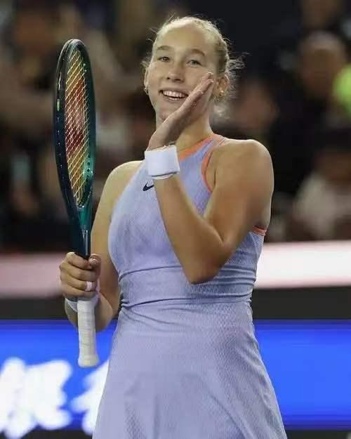 🇷🇺安德列娃首进硬地大满贯八强🙌

美网2026 女单第四轮，新科法网冠军
