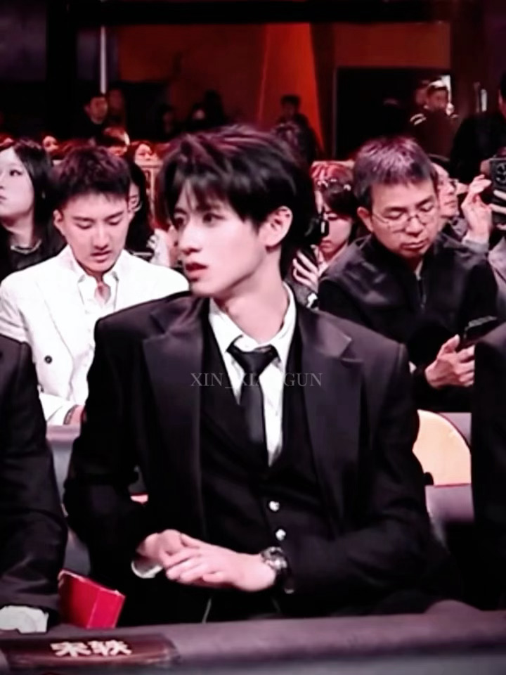 没有不期待这张脸的理由哈～ 