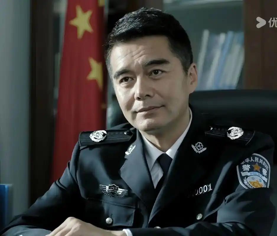 一位厅级干部令人彻悟的话：
“没家底却严家教的孩子最惨，被富人家礼数框死，谦让懂