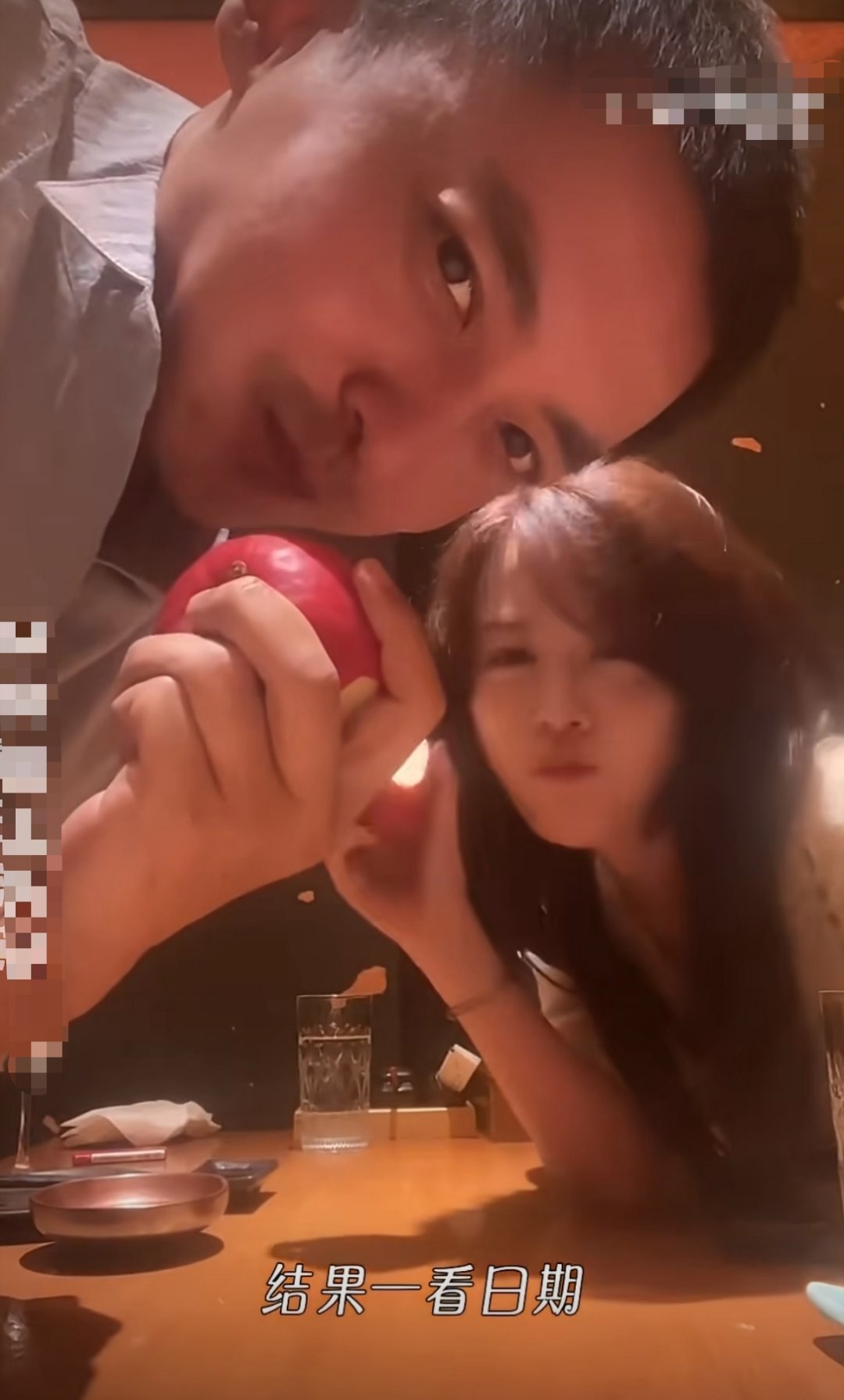 李金铭李佳航聚餐 “笨蛋美女”李金铭和“最有种的男人”李佳航聚餐。停更三个月后晒