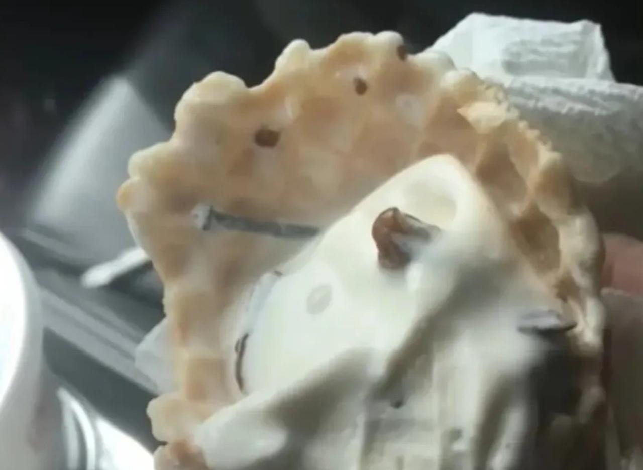 她吃口冰淇淋竟吞下铁钉！惨遭终身不孕，打8年官司，获赔1400万！

可在201