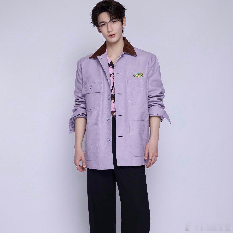 张凌赫剧里的儿子跟本人好像剧中饰演慕容清峄亲生儿子乐安的童星，张凌赫因与张凌赫五