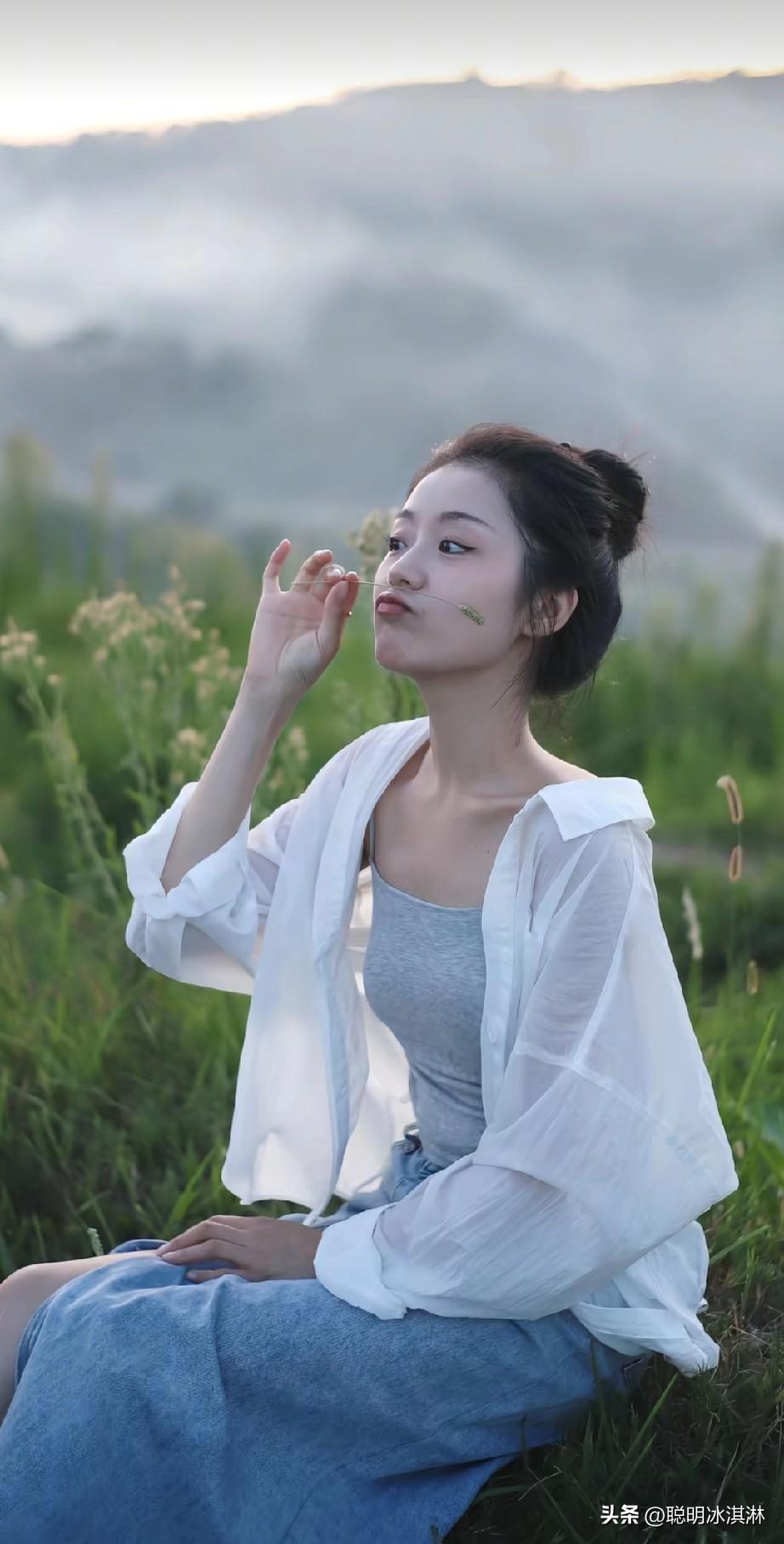 夏日野餐，清新自然，享受美好时光。