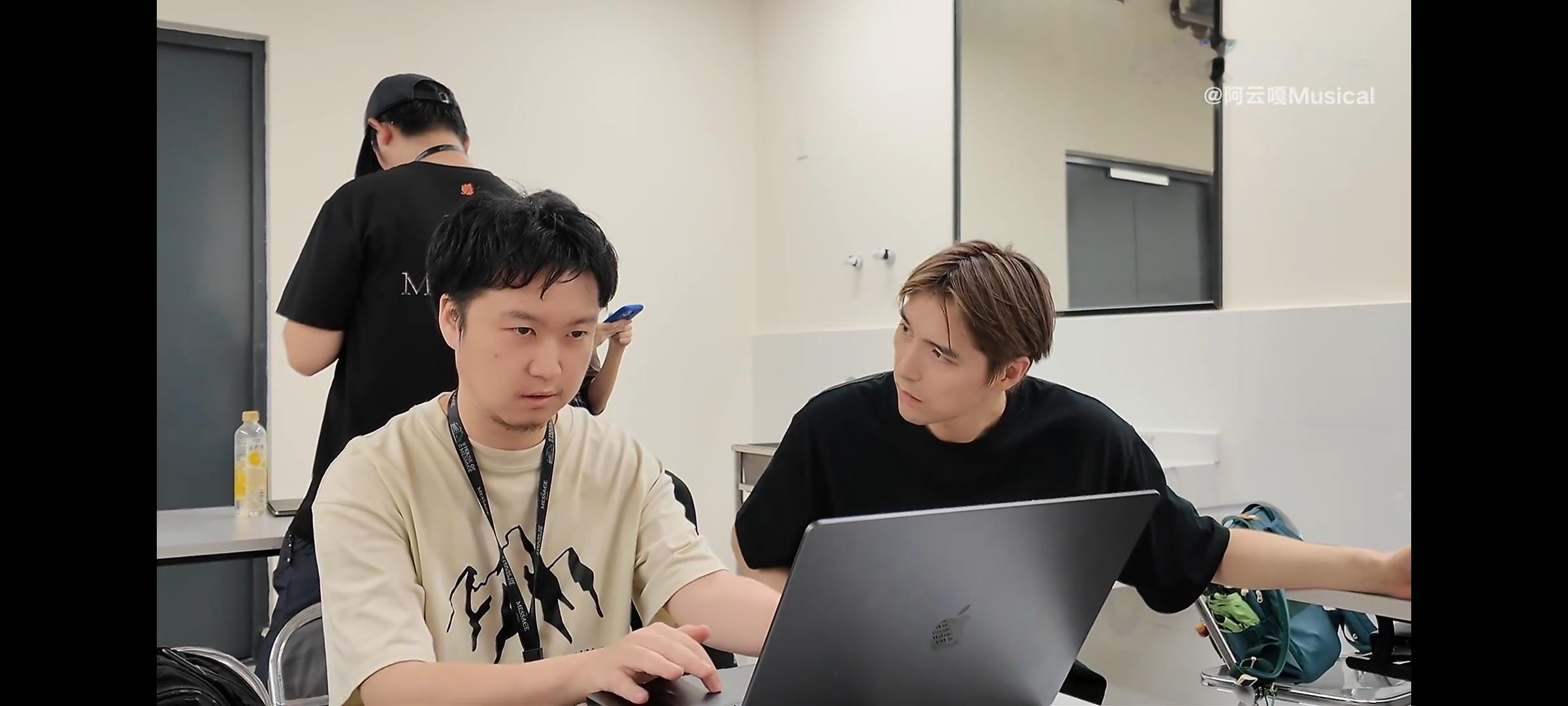 这谁受得了啊 ​​​