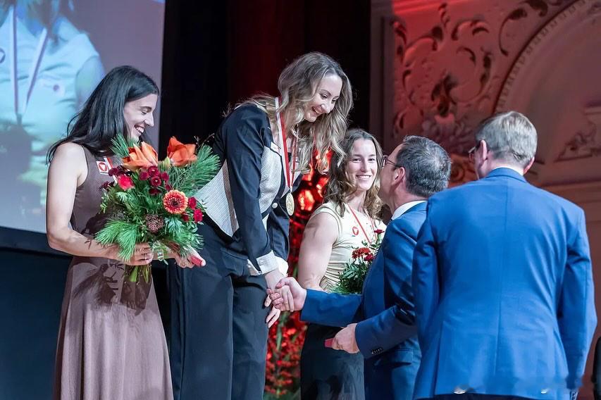 波尔卡诺娃：2025年奥地利年度女运动员！🥇非常感谢大家的支持！🥹 