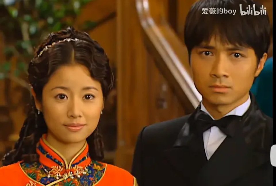 《情深深雨濛濛》订婚宴上，依萍和如萍谁更美？ ​ ​​​