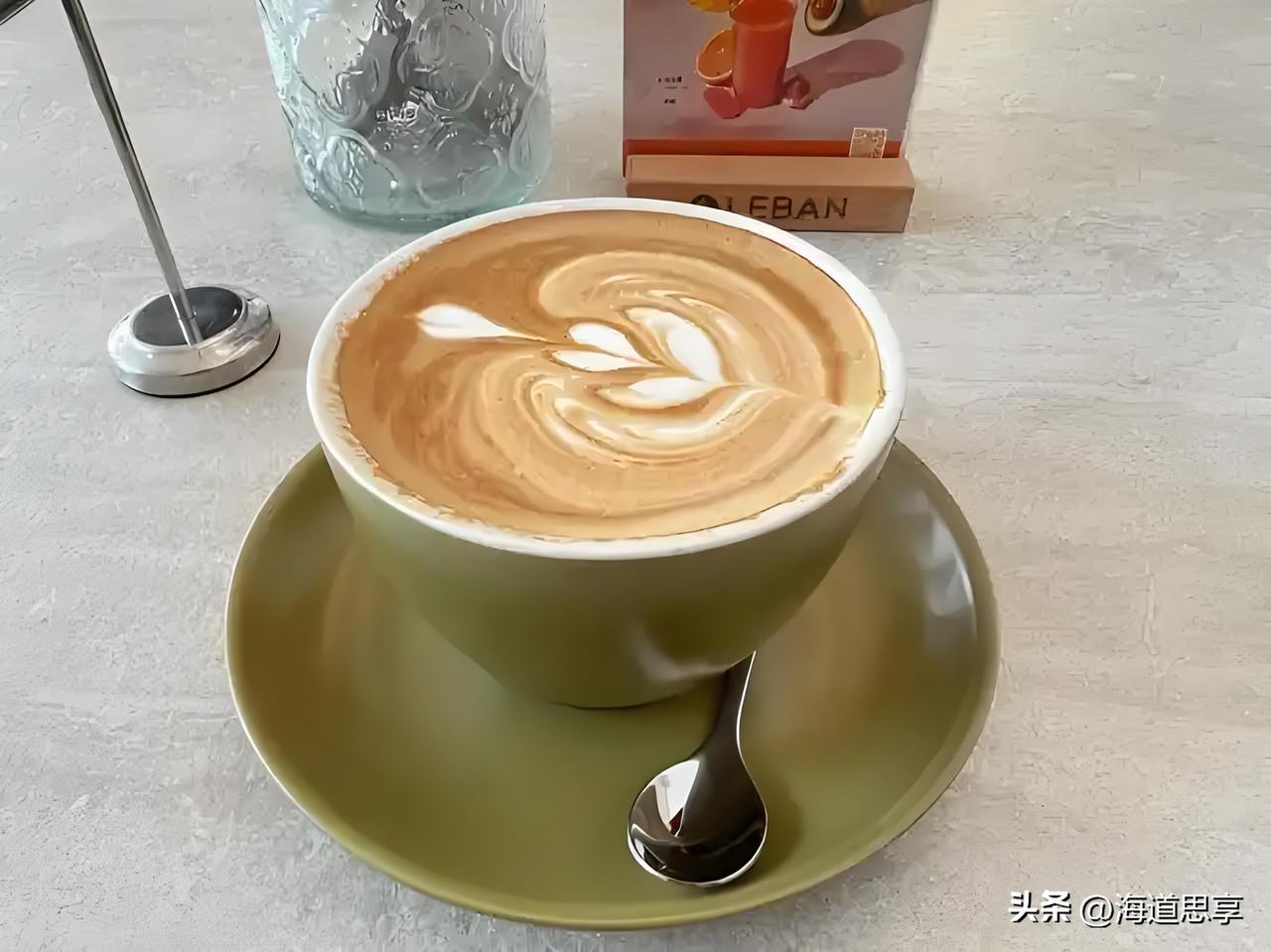 如果用三个字撒个谎,你会说什么?我会说：“我没事”。这三个字藏着太多说不出口的情