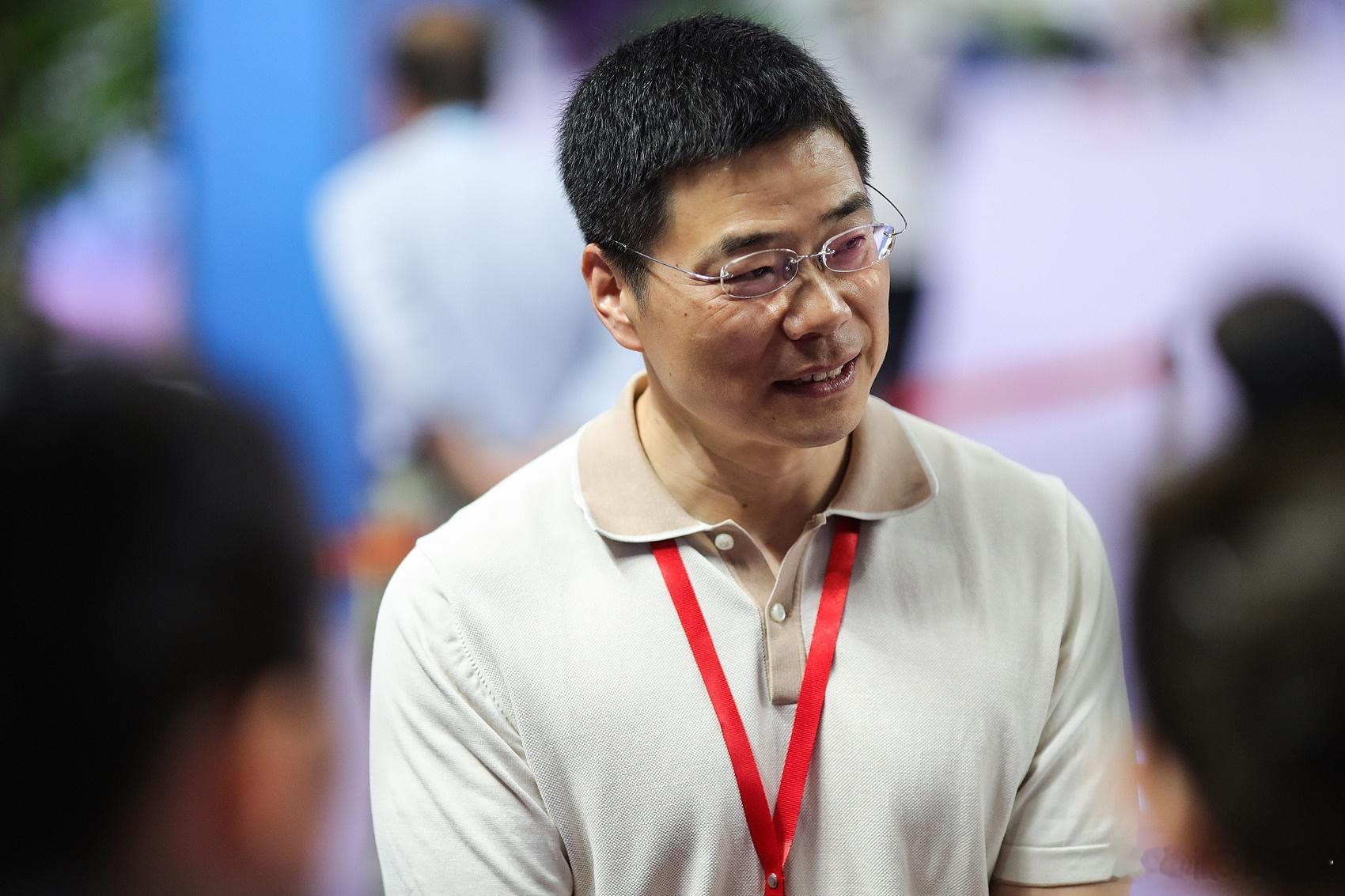 #郭振明为新一任篮协主席# 郭振明在上任的致辞中谦虚地表示个人能力有限，但只要篮