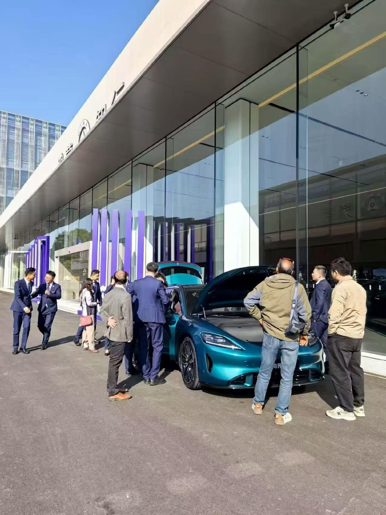 尚界，Z7 T，实车到店，被全体销售“围观”