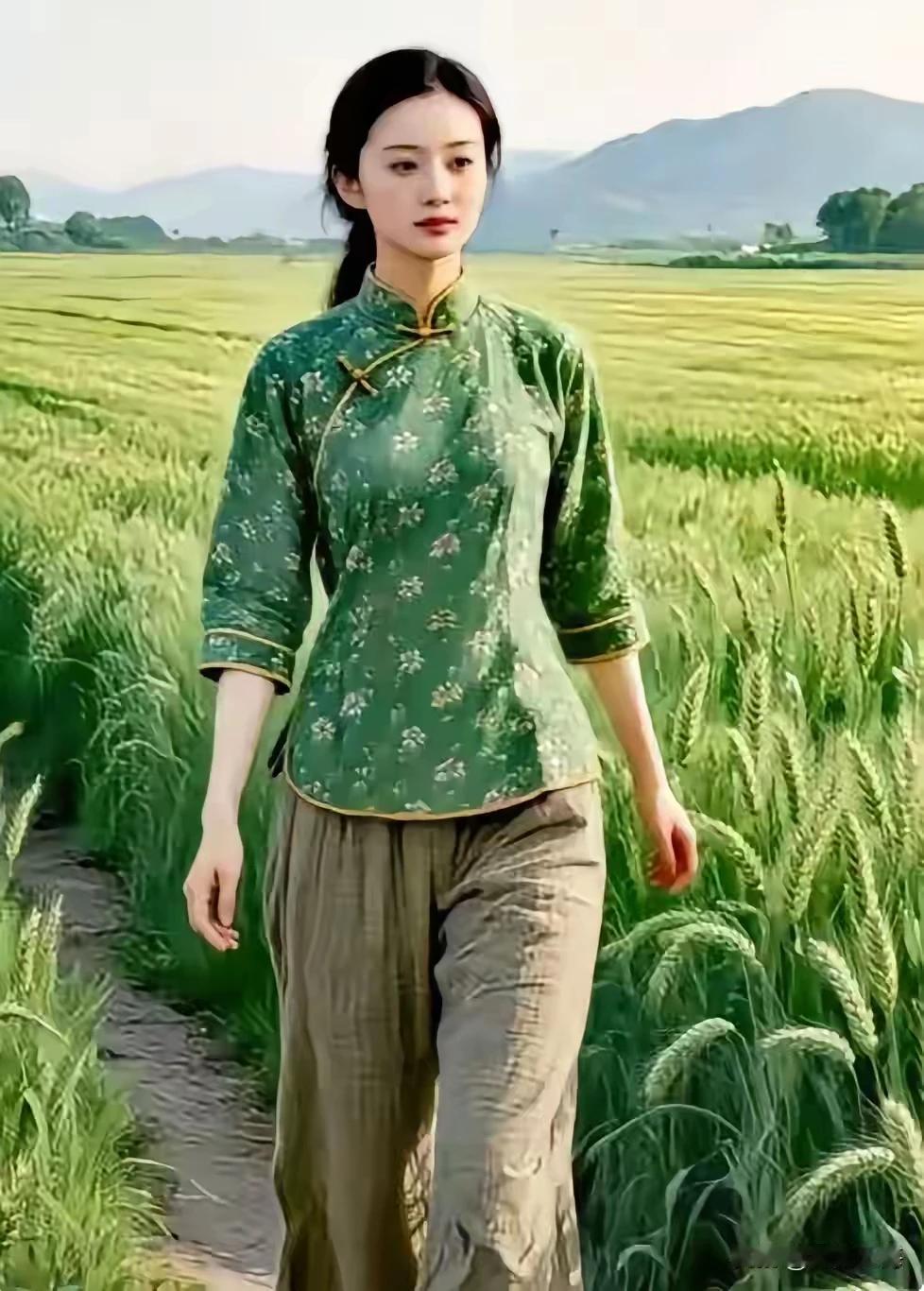 浅夏柔阳照麦黄，
轻风荡漾闪金光。
丰收在望农家乐，
粮食颗粒要归仓。