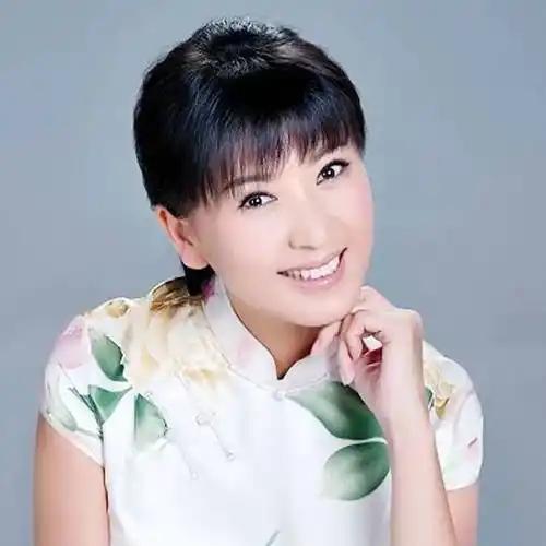 闫学晶对粉丝们说，你们连自己和家庭都没经营好，没有资格出来说我。

闫学晶对自己