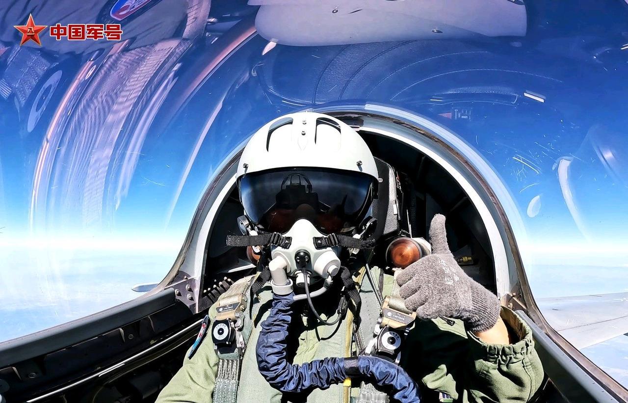 歼-16飞行员给你点赞