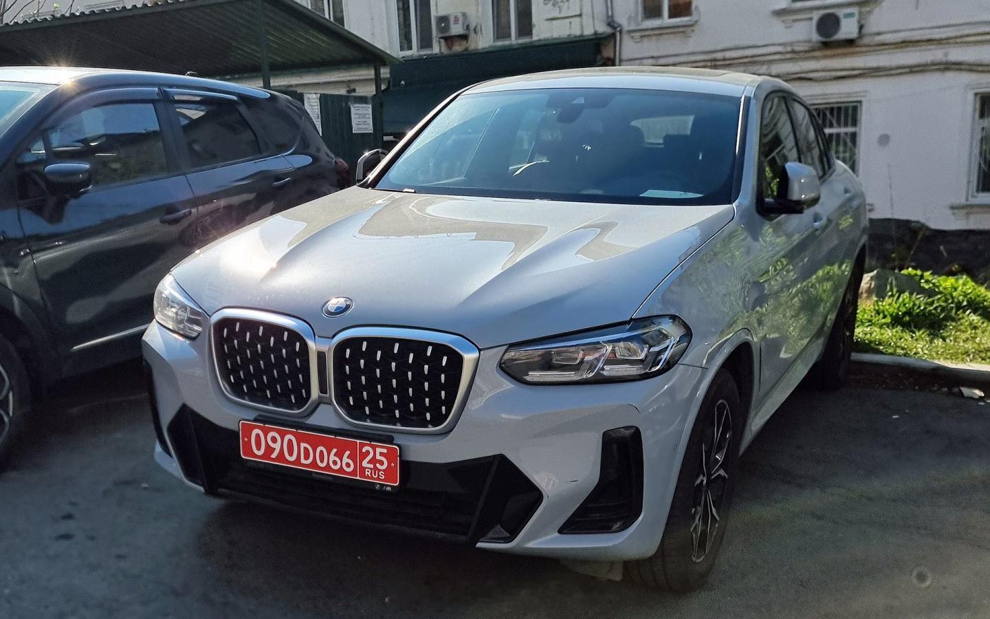 BMW X4 / AITO M9Land Rover Range Rover /