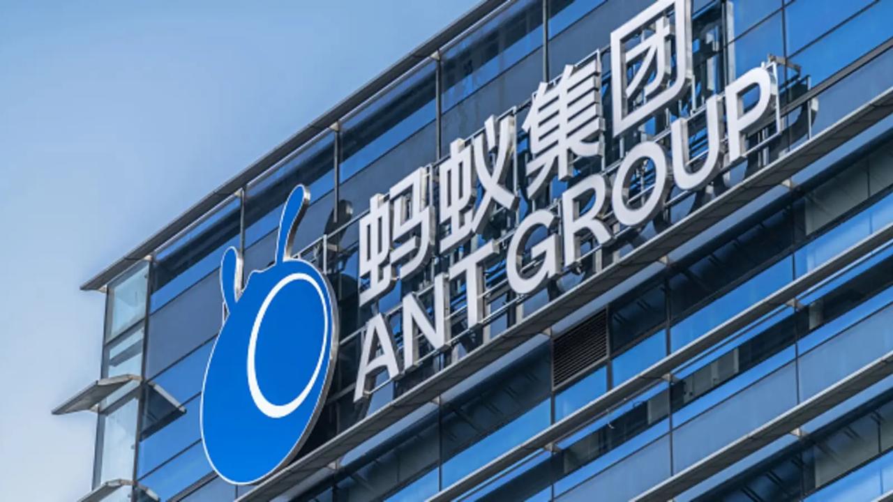 蚂蚁集团近期面向海外市场推出一套集成AI技术的支付解决方案。该方案利用AI能力优