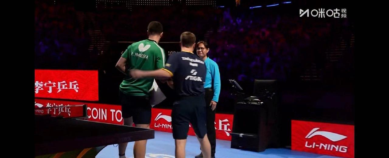 莫雷加德🇸🇪13-11拿下了第一局，先胜弗朗西斯卡🇩🇪！
感觉一直领先却