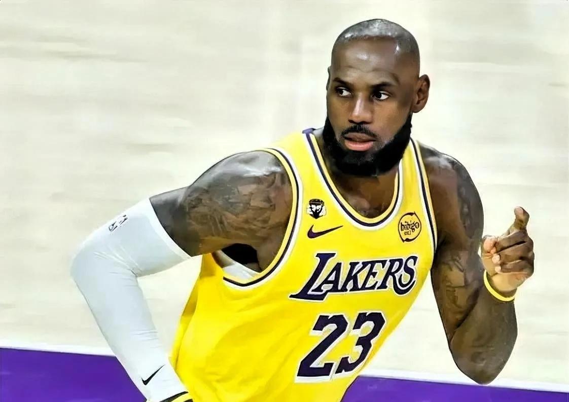 目前来看，詹姆斯超越乔丹的希望已十分渺茫，如果本赛季还是无法帮助湖人夺冠，有一条