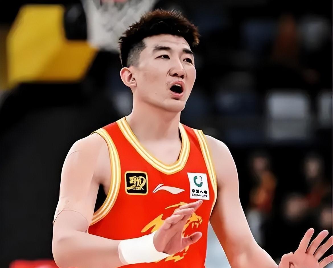 我的天呀！广厦2026休赛期拆家拆疯了，唯独孙铭徽的4年顶薪，愣是没人敢接？
赵
