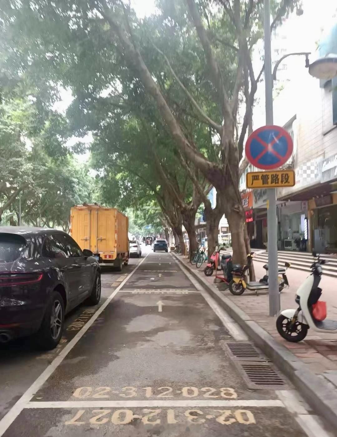 宝马停商场8101小时计费16900元其实合算下来还挺划算的，估计是车主忘记自己