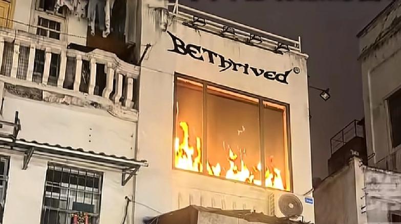 没想到广州一个广告牌却引来了这么大的祸
广州一门店，重新装修店面，用了一种电子产