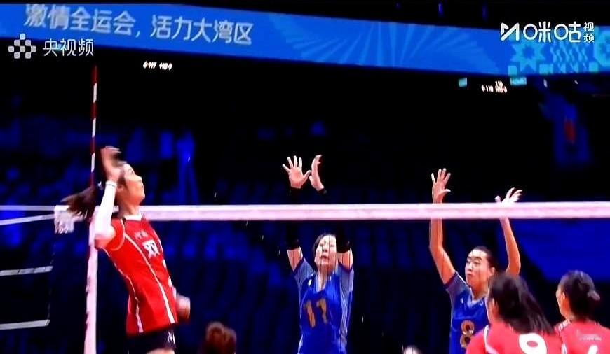 朱婷哑火，河南被上海3-0速扫。

拦网成了遮羞布，可排球终究比谁砸得狠。

首