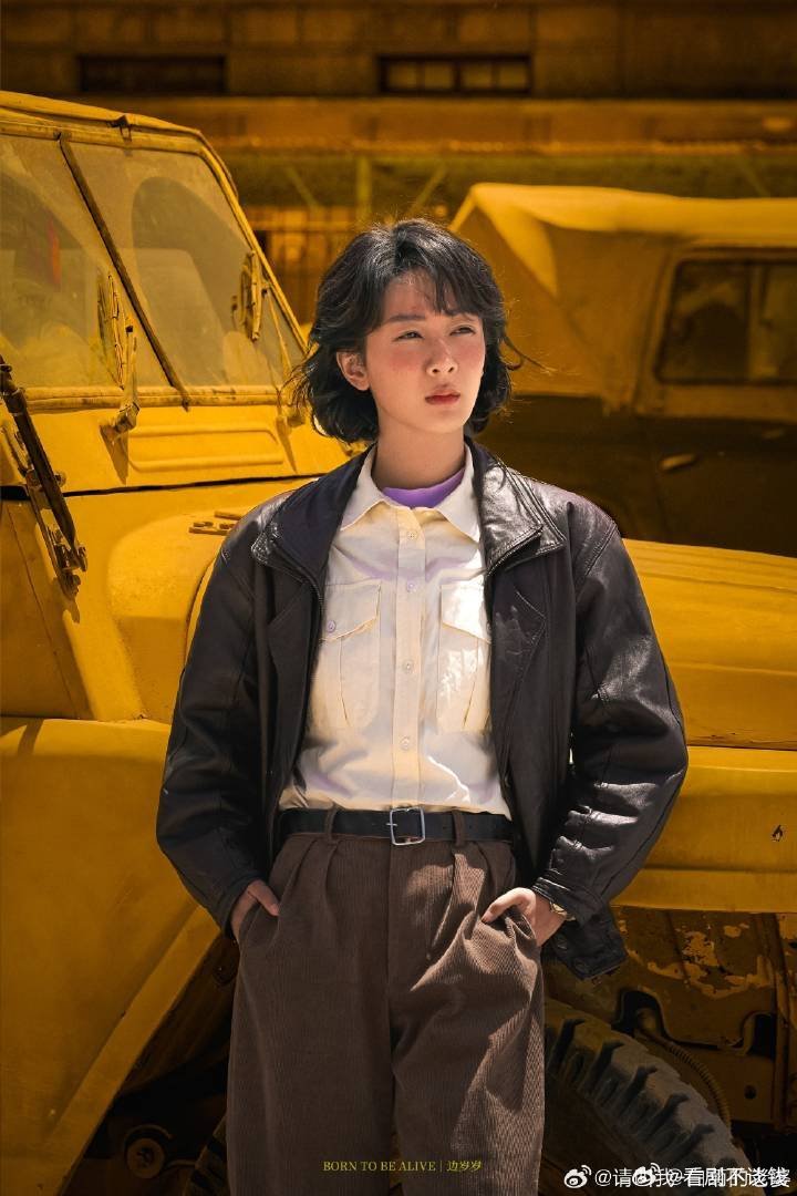 杨紫爱自己少吃多睡戒色哈哈哈，紫宝好可爱，一直清醒的杨紫，一直在不断往前走! 