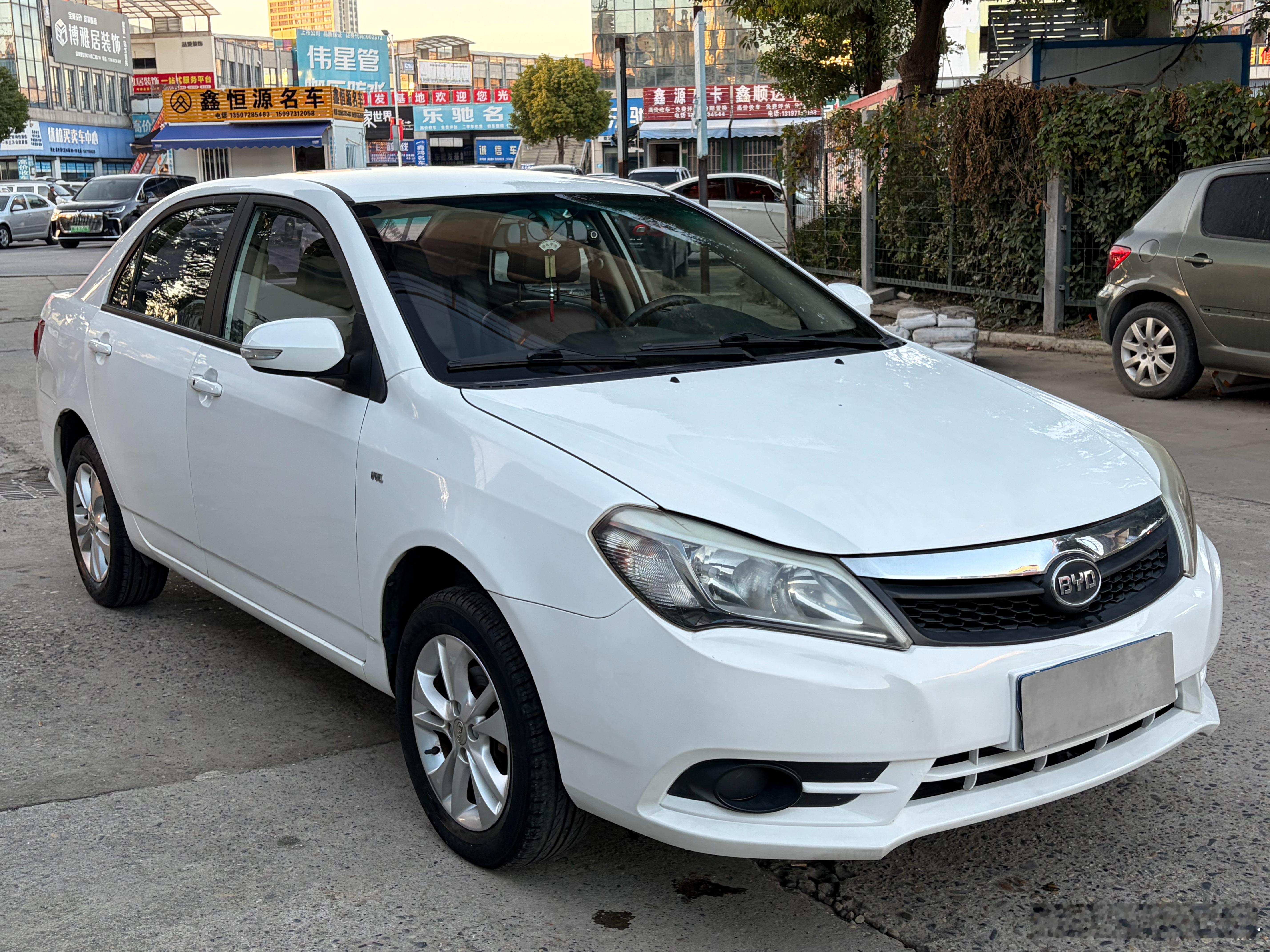 小卡拉咪比亚迪f3已售下架千元车目前没有了正在努力备货听说目前二手小米行情垮了 