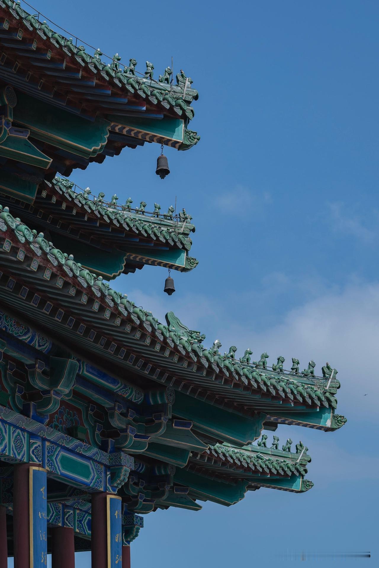 我的夏花｜阅江层楼迎浅夏，团团绣球依曲栏

到了绣球公园，怎么能错过阅江楼呢？南