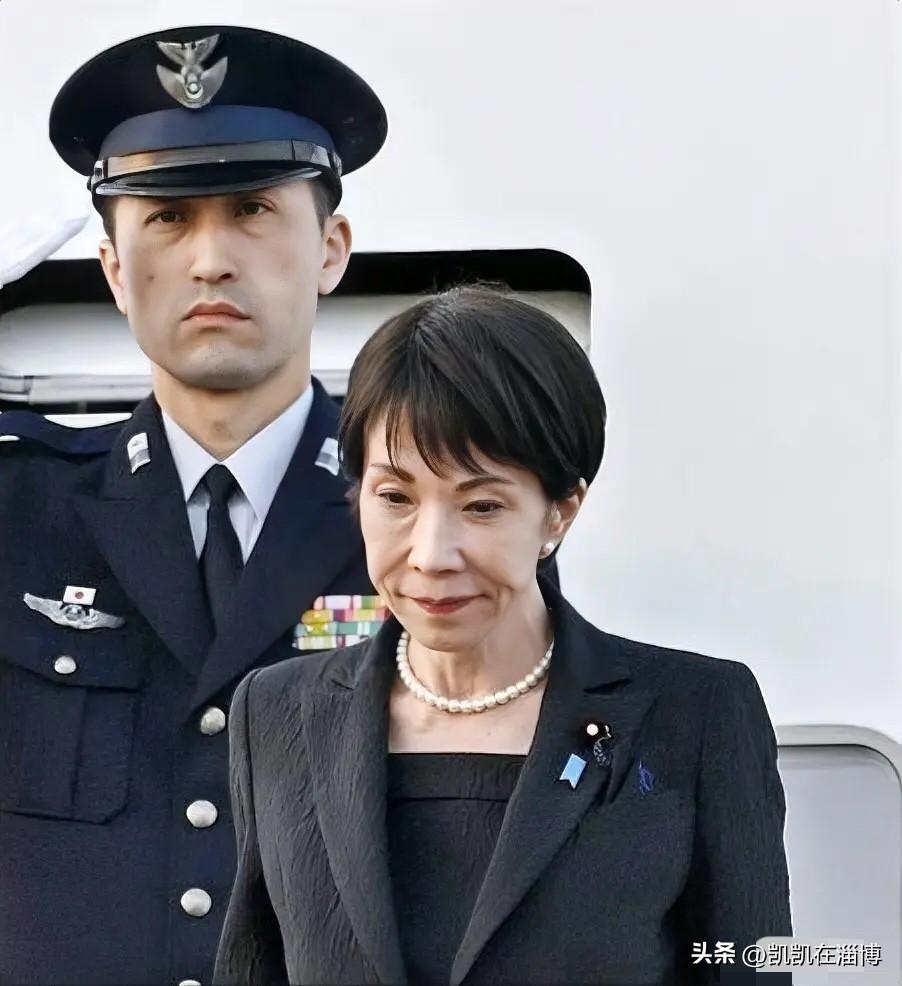 大批日本人向中方致歉，在街头高呼口号反对高市早苗！
​
3月28日，约1400名