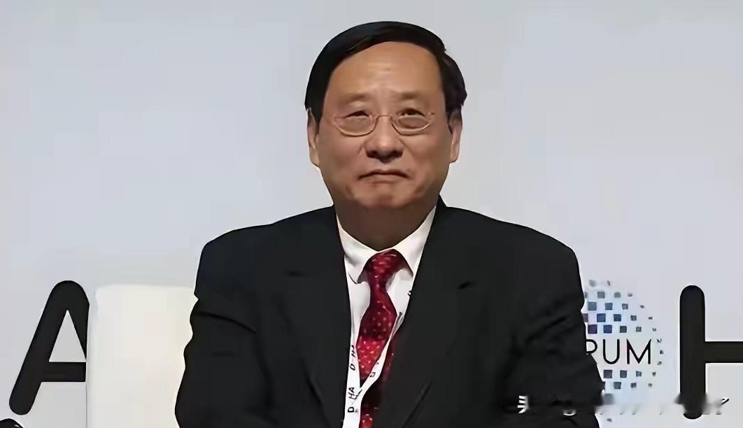 我举双手赞成高志凯先生的观点！咱们中国的每一分钱，都是老百姓拼尽全力挣来的血汗钱