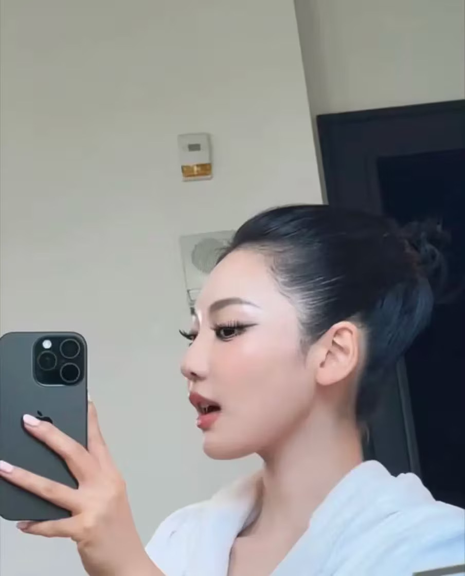 口水拉丝了 
