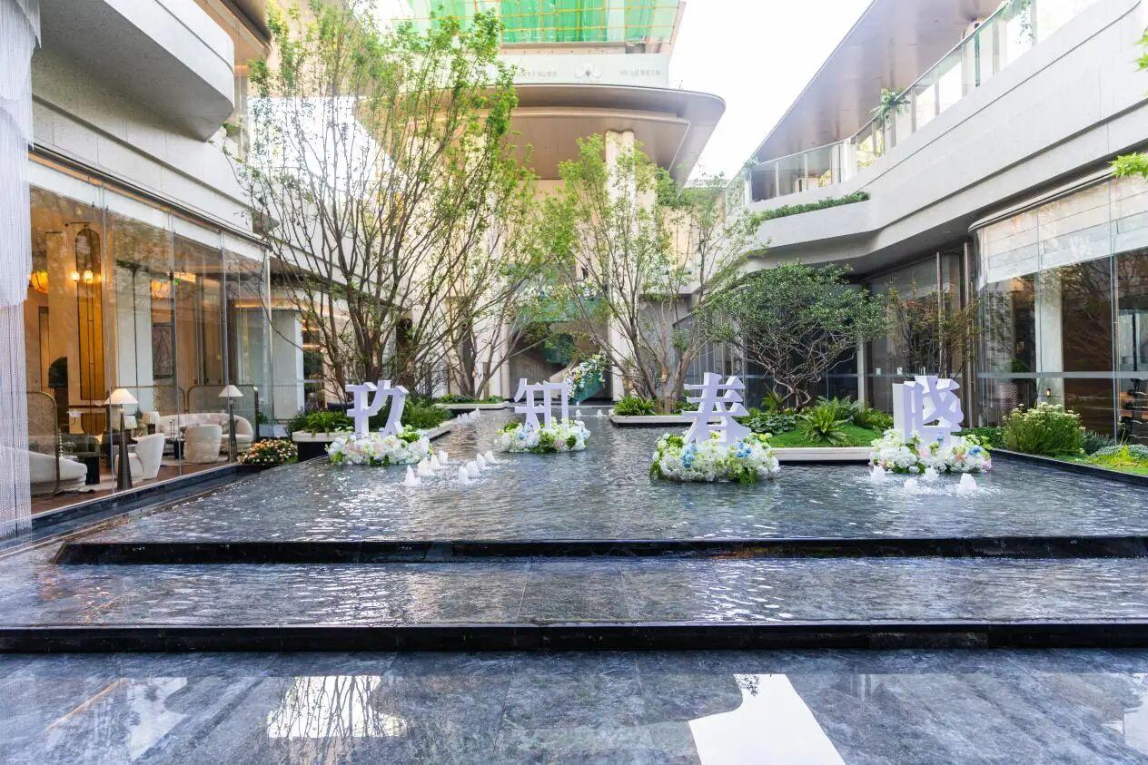 快讯！6月27日，西安幸福林带板块备受瞩目的纯新盘“陕建玖知春晓项目”实景展示区