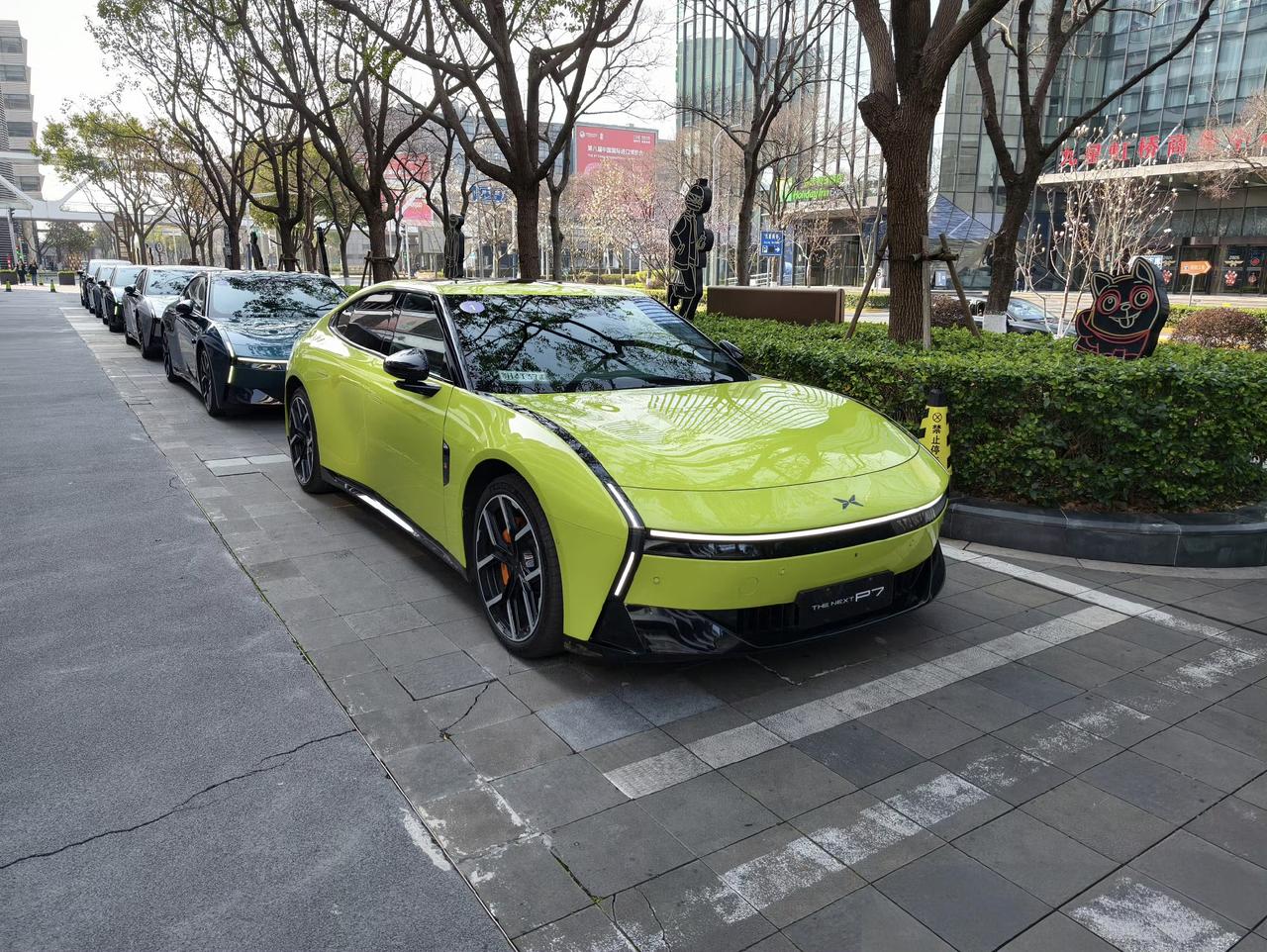 小鹏第二代VLA拉开代际差的时刻到了
今天来上海体验VLA2.0，先让我夸夸这车