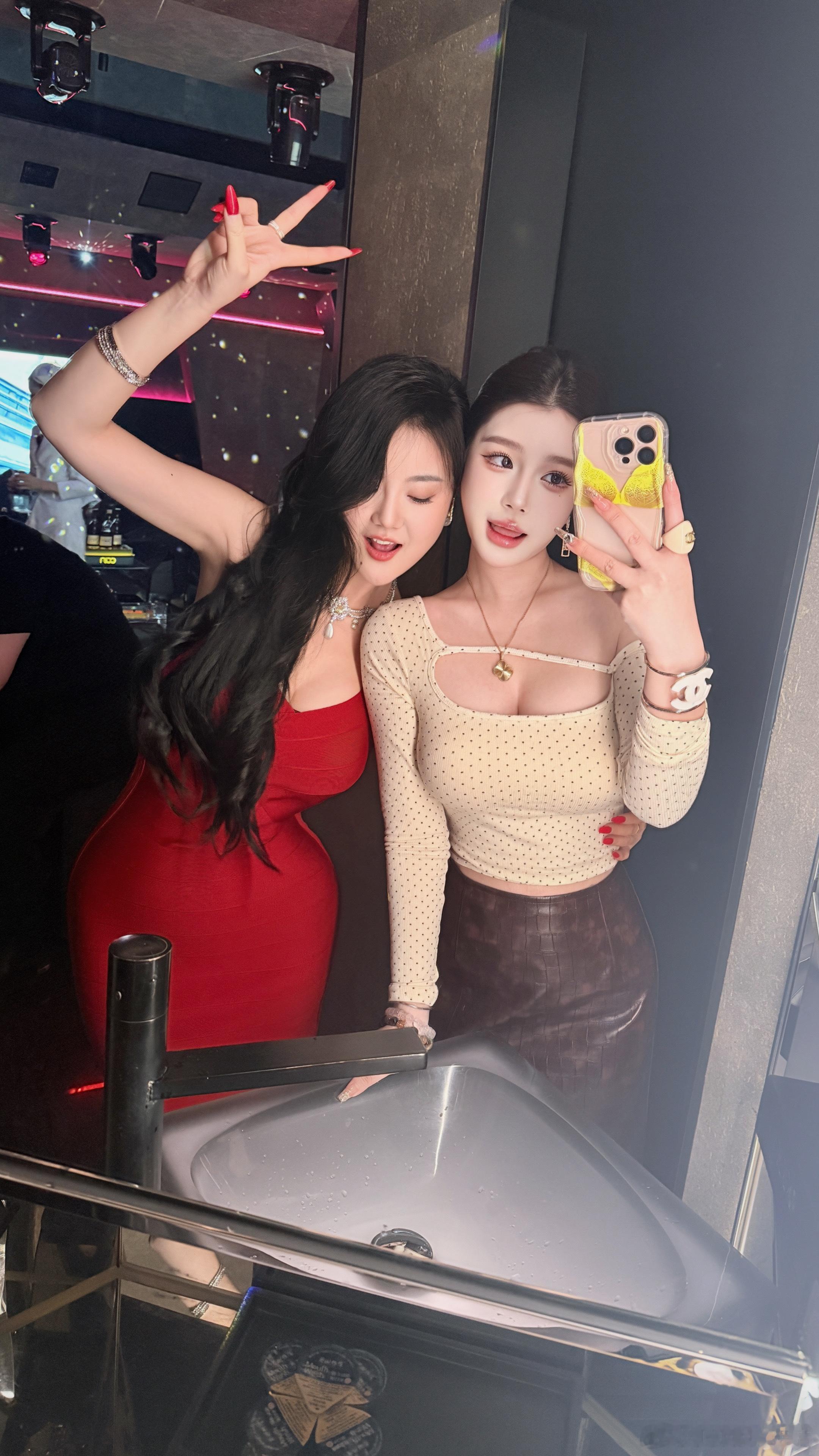 祝自己生日快乐🎂🎂🎂浸润在许多爱中 今年是很深刻的一年，很多变化的一年，人