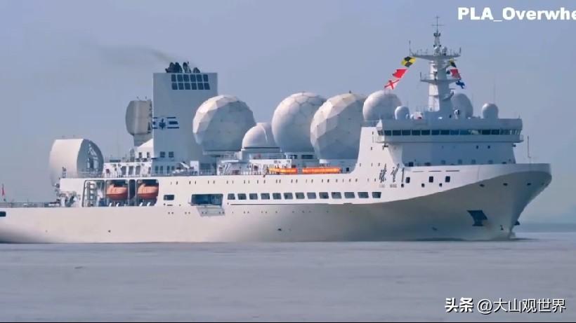 不少网友一眼误认成到处巡航的“海上街溜子”815侦察船，其实认错了！

这艘是瞭