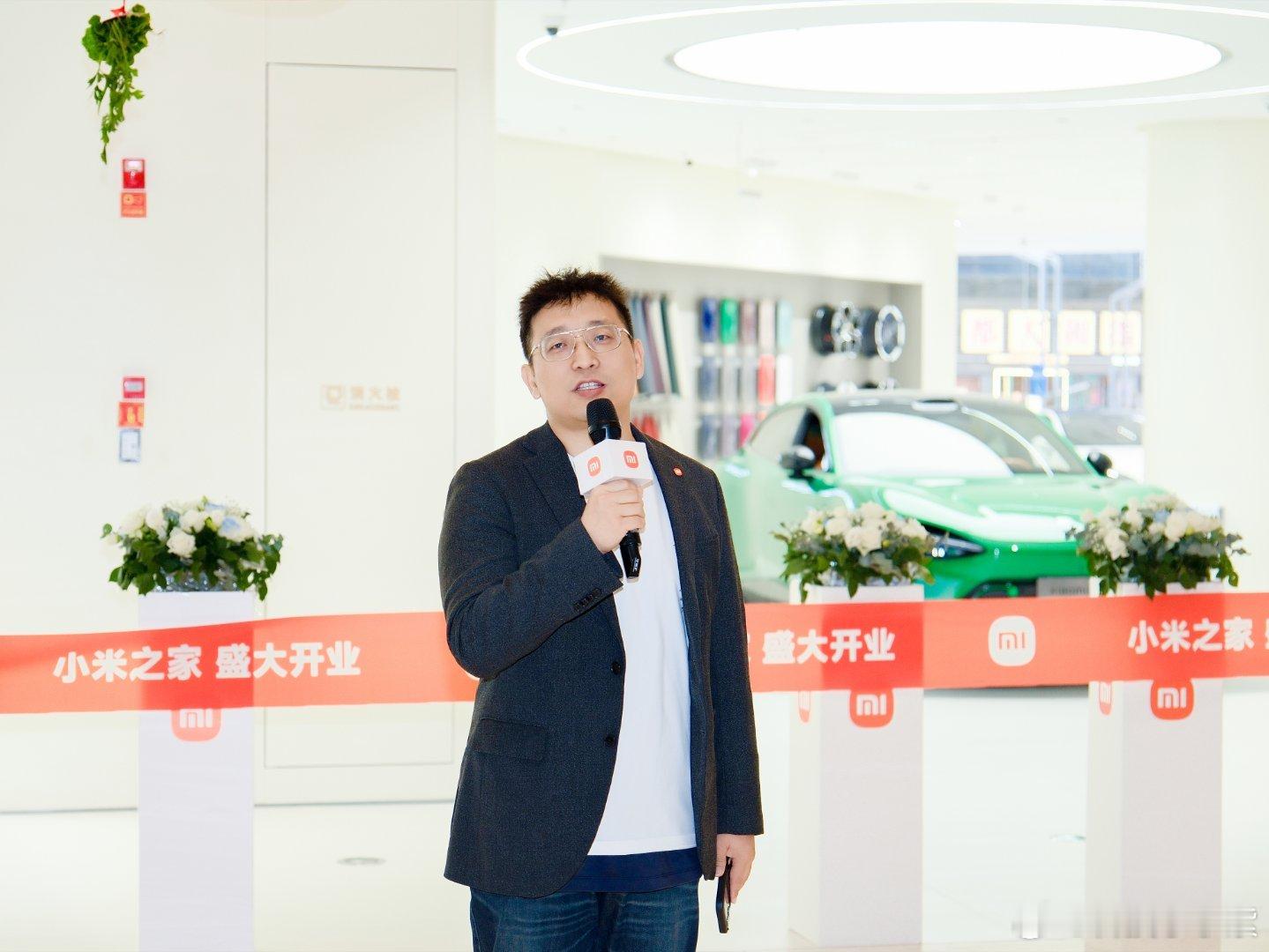 宜春的朋友们注意啦！期待已久的首家小米汽车体验店正式开业，现场人气直接拉满，热闹