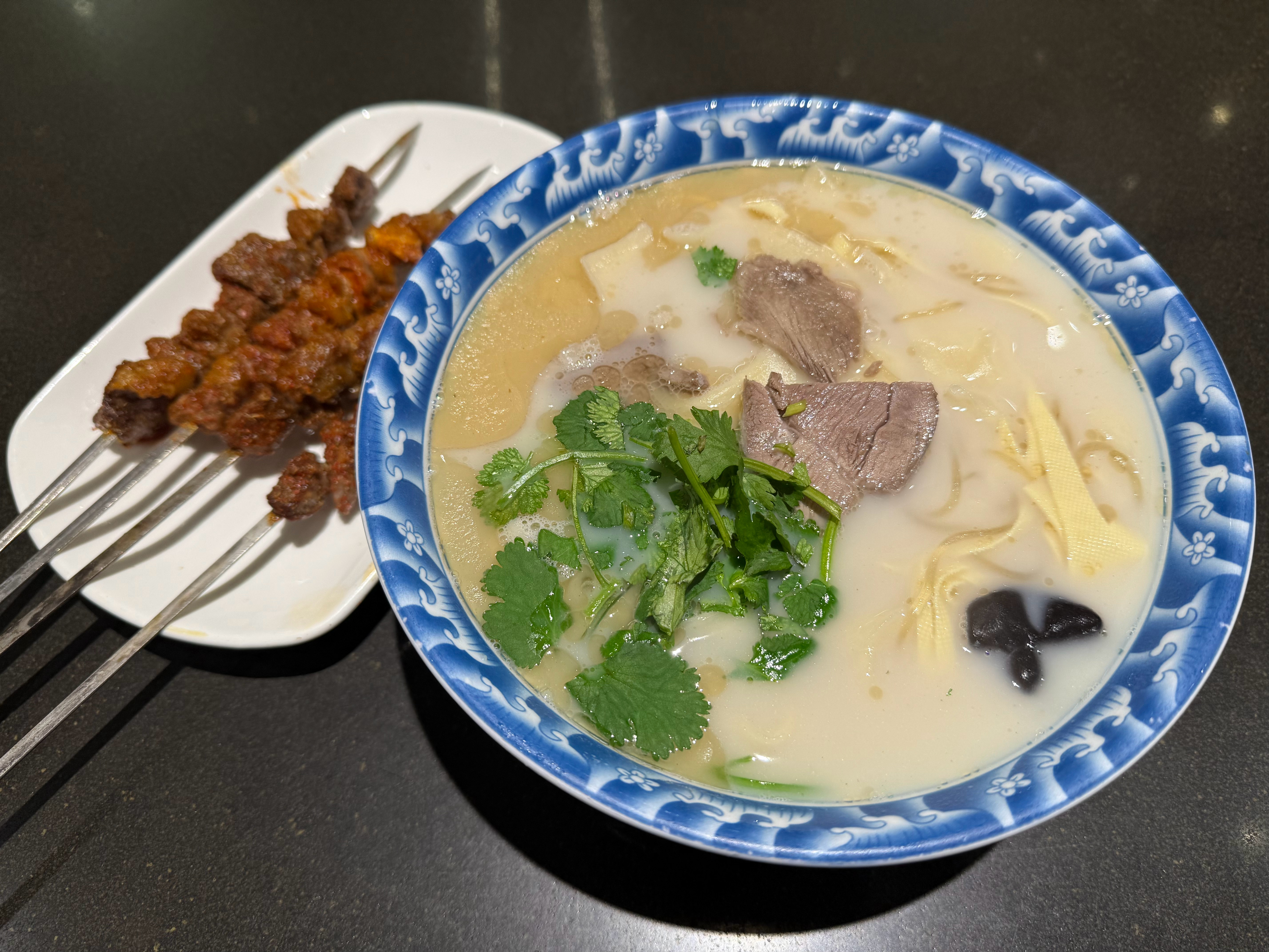 很多年没吃河南烩面了，看着 中[干饭人] 